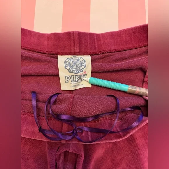 VS PINK VINTAGE Y2K VELOUR TRACKSUIT FLARE PANTS RED DOG PUP 86 PATCH LOGO HTF M - Picture 3 of 9